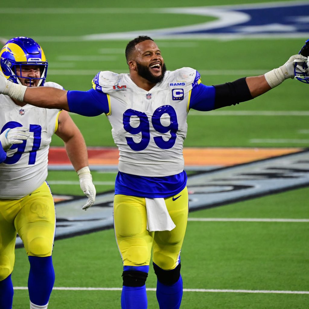 PFF (@pff) on Twitter photo The Rams have restructured Aaron Donald’s contract to give him a $40M raise through 2024. He will make $95M in through 2024, per <a href="/RapSheet/">Ian Rapoport</a> 🤯
Donald is now the highest paid non-QB in NFL history 💰💰 The Rams have restructured Aaron Donald’s contract to give him a $40M raise through 2024. He will make $95M in through 2024, per <a href="/RapSheet/">Ian Rapoport</a> 🤯
Donald is now the highest paid non-QB in NFL history 💰💰
