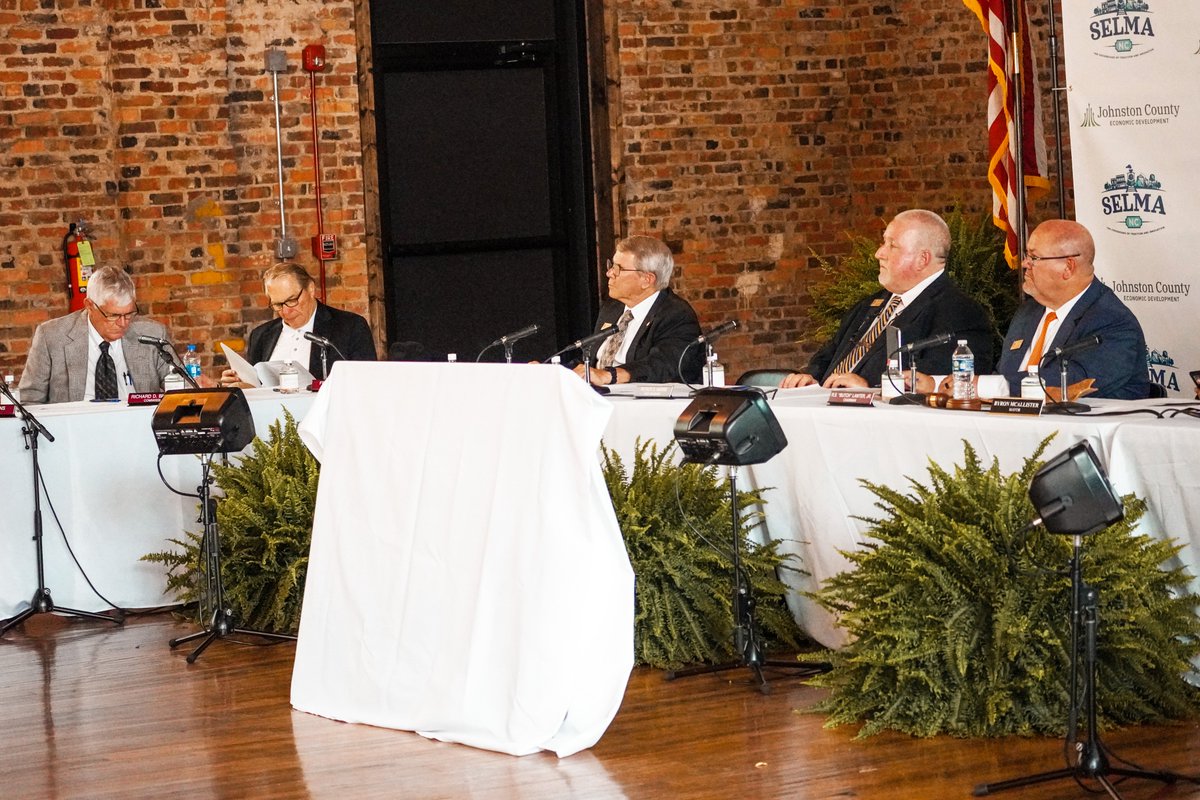 jocogovNC's tweet photo. Do Good Foods LLC, a climate-forward company that turns surplus grocery store food into nutrient-dense animal feed, will invest more than $100 million in a new manufacturing plant in @TownofSelma . JoCo Commissioners &amp; Selma Council held a public hearing earlier this afternoon. https://t.co/dlEbMkaJuG