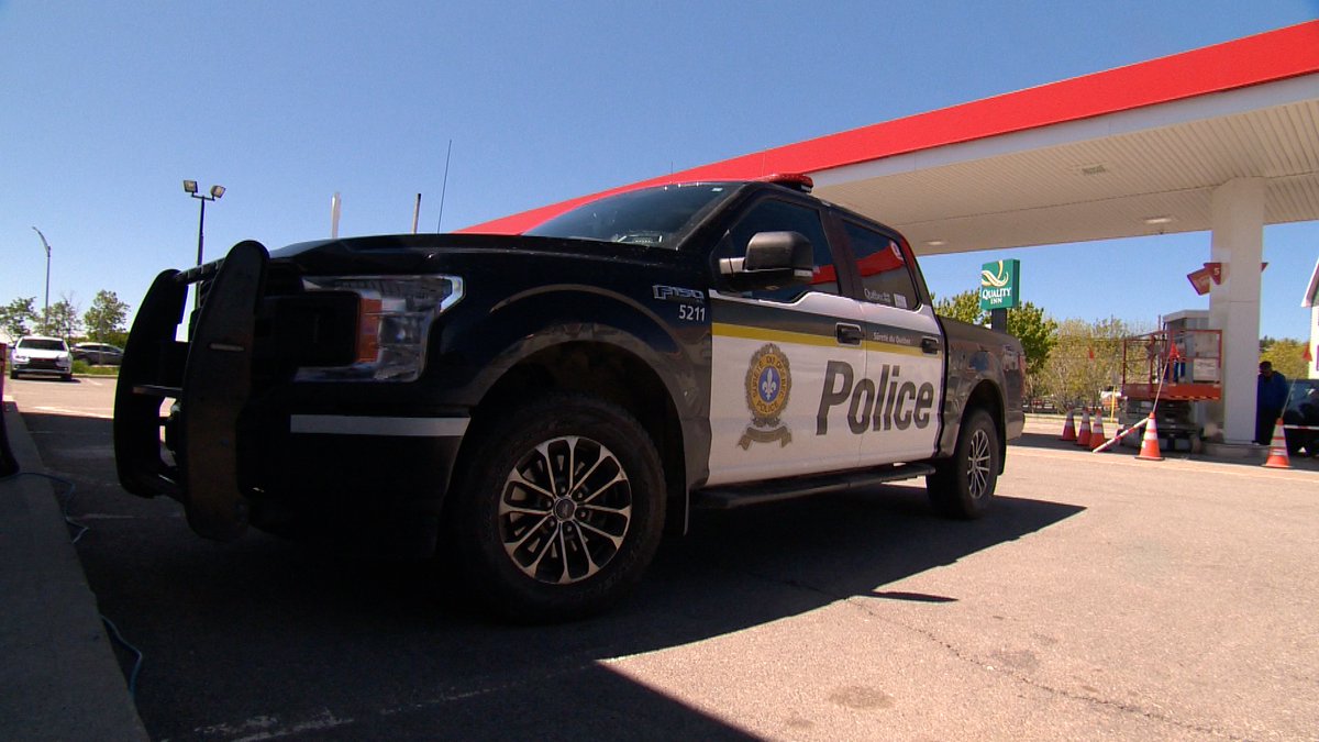 Vols d’essence : des stations-service doivent prendre des mesures. Les employés en ont plein les bras de surveiller constamment les clients, et de faire le suivi avec les policiers. cimtchau.ca/?p=106598 <a href="/tvanouvelles/">TVA Nouvelles</a>