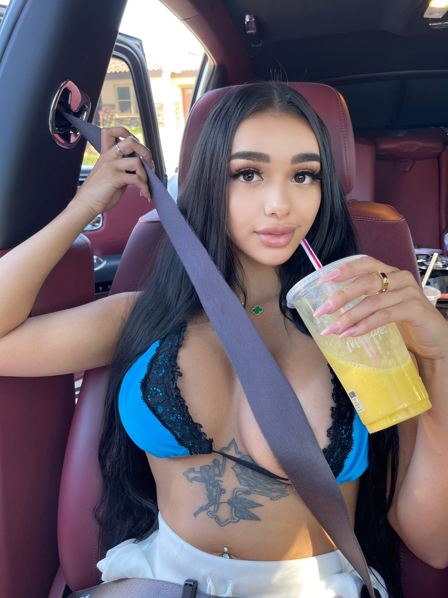 can i be your anime step sis? 🥺 https://t.co/nHz4HHAbvQ