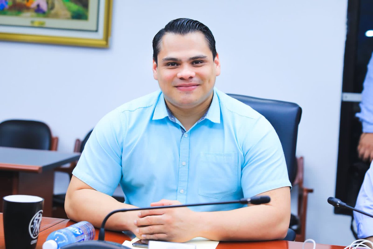 CalebNNavarro's tweet photo. Ya en la #ComisiónPolítica. Iniciamos con las entrevistas a los aspirantes a presidente del Tribunal de Servicio Civil.

Pueden ver los detalles aquí: https://t.co/6D6WXT3P1Y https://t.co/E57XWK42q6