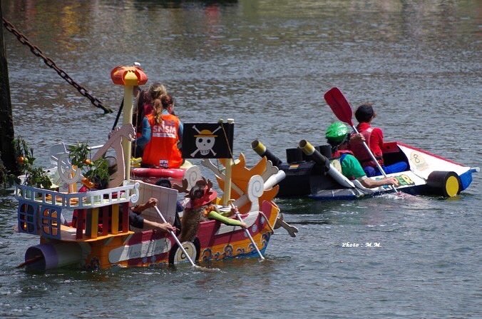 Ça cartonne à Douarnenez #çacartonne #çacartonneadouarnenez #bateauxencarton #douarnvenez #douarnenez #tourisme #spectacle #edition2022 #humour #faitmain #finistere #bretagne #france @douarneneztourisme #bateaux #toutcommenceenfinistere @france3bretagne @ouestfrance #bretagne