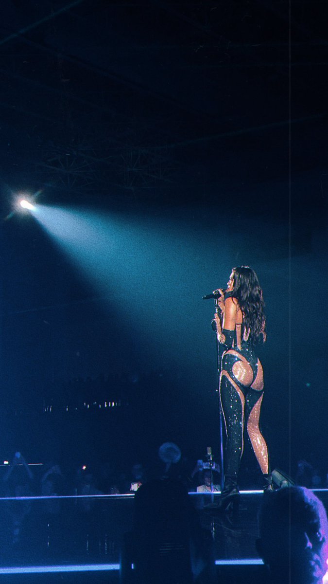 e agora aqui têm as melhores fotos que tirei à dua. ela é ainda mais bonita ao vivo, podia literalmente fazer o que quisesse comigo