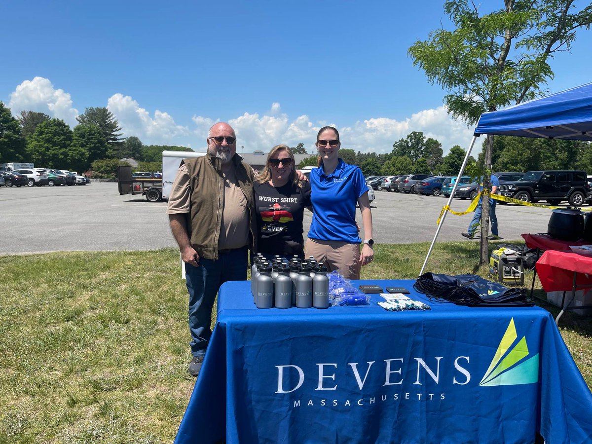 MassDev's tweet photo. We had lots of fun this past weekend at the first-ever #Devens Food Truck &amp; Craft Festival. Thanks to all the attendees, musicians, &amp; vendors who made this such a wonderful event! https://t.co/zQQA9s2vUV
