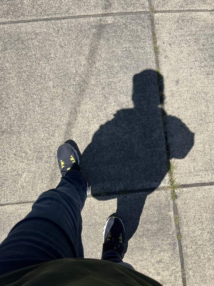 sln4tra's tweet photo. Off to the bank AGAIN 💰
Except it’s going out, not coming in
#damoney #cash #whytho https://t.co/BhiPqv3Cjb