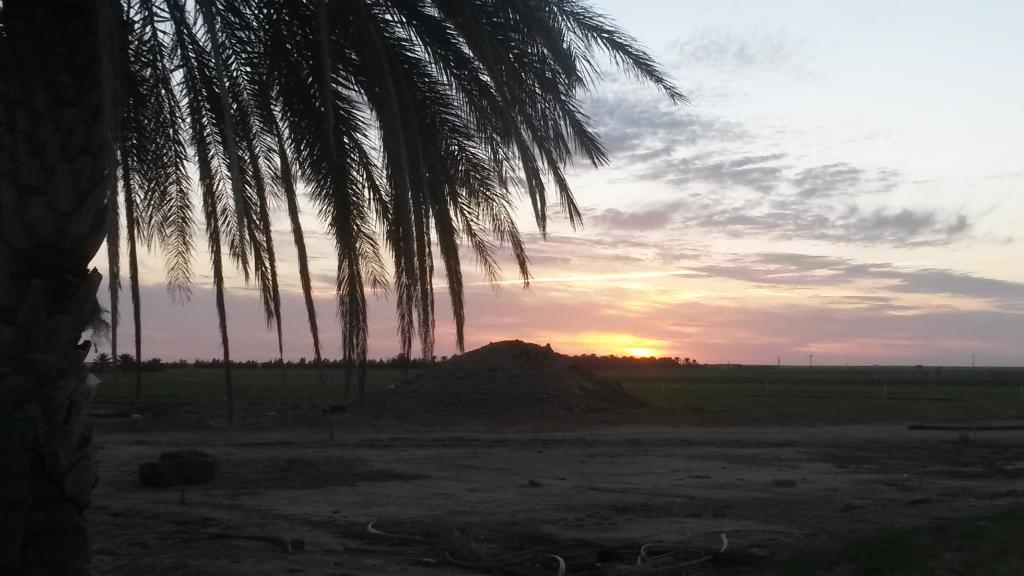 خاطرتي الآن ليست لك 
يا حبيببتي....!!؟ 

فمن وراء باب #الفراق ...
سيكون بين يديك #كتاب

#عنوانه :

(أوصيكم بالنساء #خيرا ........
ونهايته (فارقوهن بإحسان)

#لكل_عاشق_مثلي
#كتبت
#لطفي