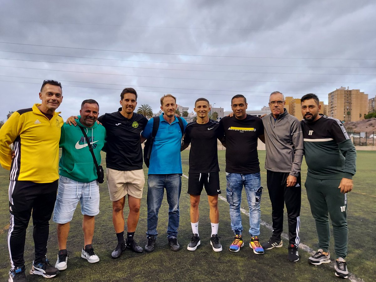 Inter del pilar cf (@interdelpilarcf) on Twitter photo En el día de hoy nuestra directiva recibió la visita del jugador <a href="/VillarrealCF/">Villarreal CF</a> <a href="/santos_yeremy/">yeremy jesús pino santos 🇮🇨</a> En el día de hoy nuestra directiva recibió la visita del jugador <a href="/VillarrealCF/">Villarreal CF</a> <a href="/santos_yeremy/">yeremy jesús pino santos 🇮🇨</a>