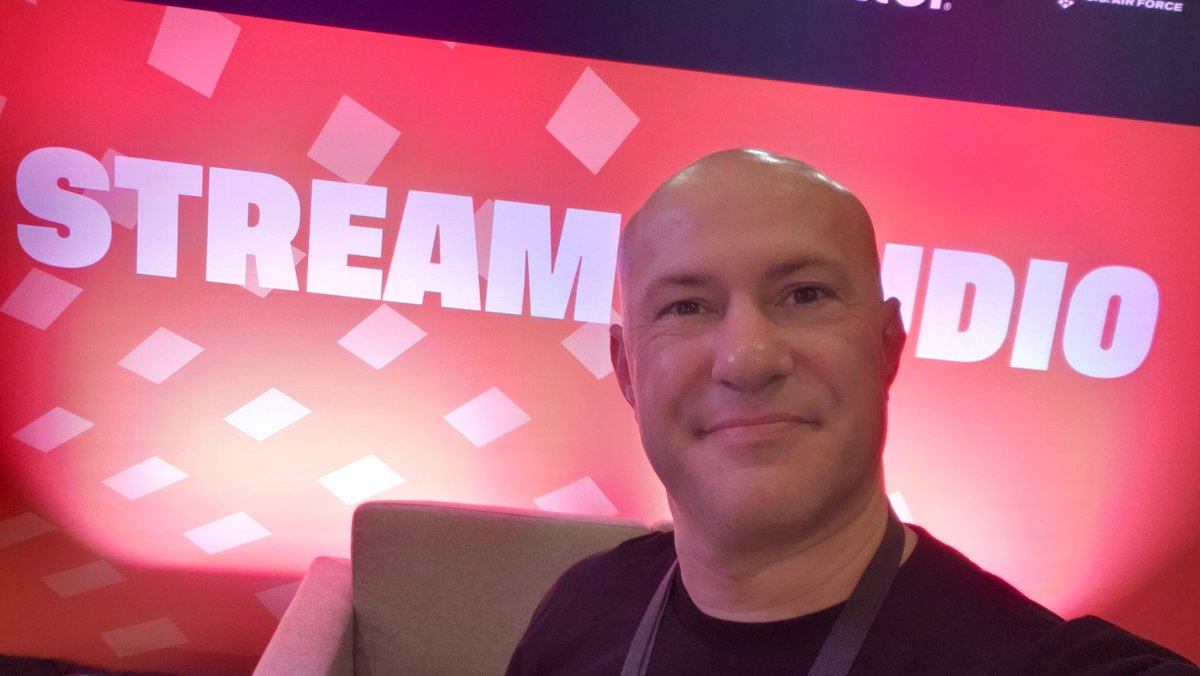 DJBluePDX's tweet photo. Huge shoutout and thanks to EVERYONE @DreamHack for #DHDAL22. Freom the crew to the casters, content creators &amp; players... That was a ton of fun! Take care, see you in Atlanta! https://t.co/RWdtqtc2Zr