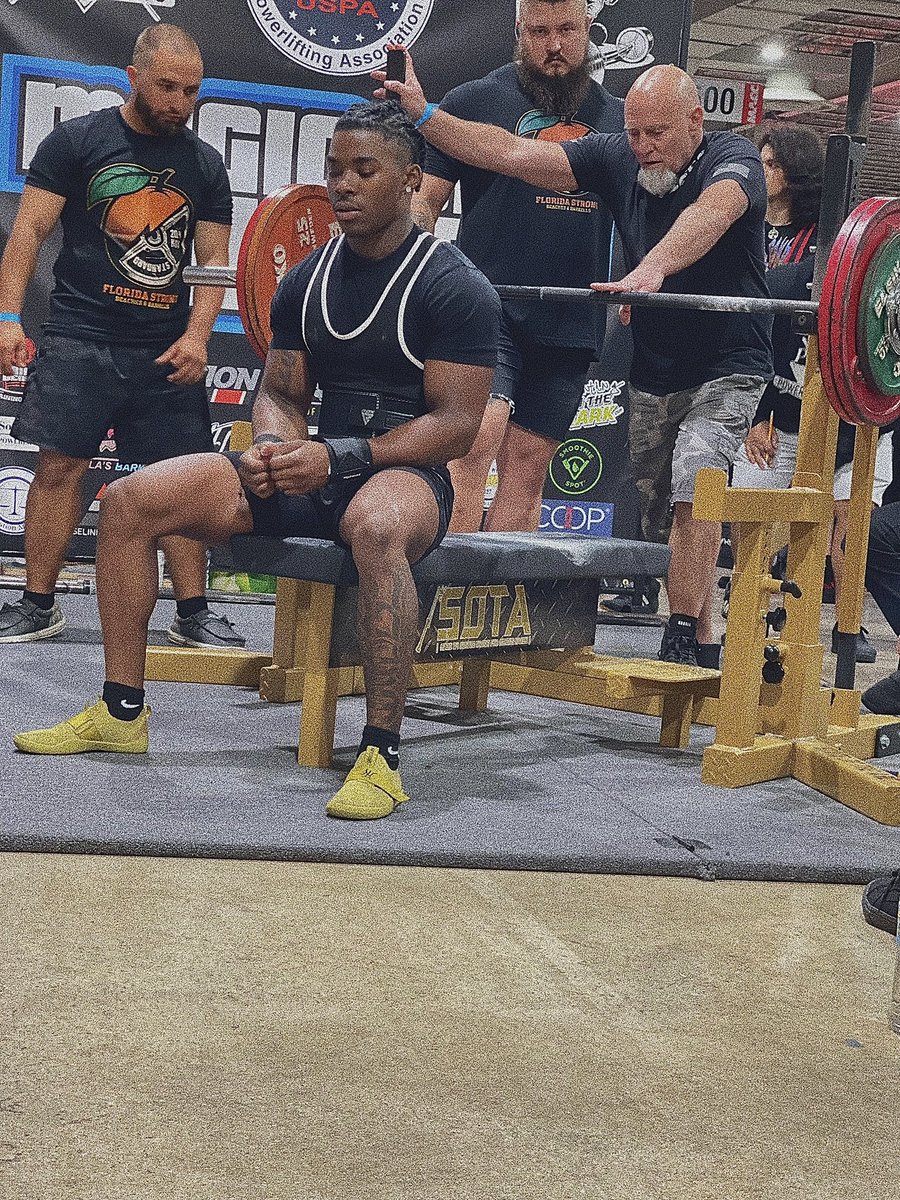 1trayvonjackson's tweet photo. Squat &amp; Bench FL State record holder. https://t.co/BjD6Kinhud
