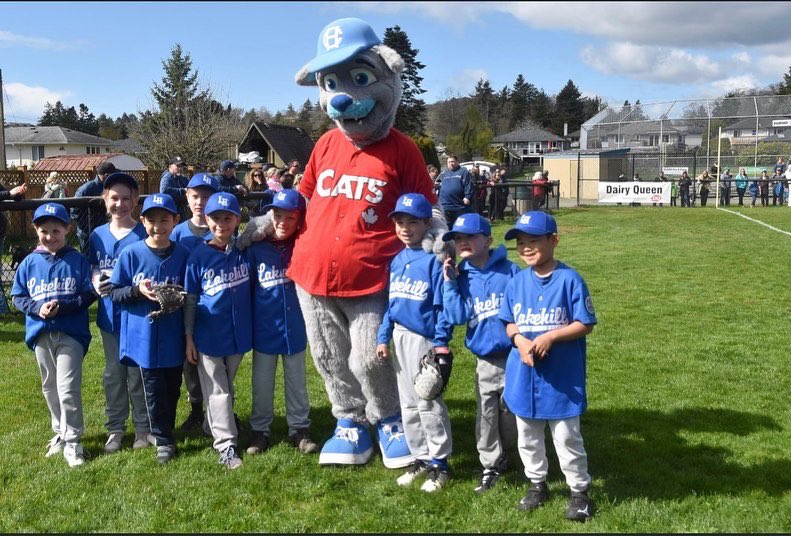 LakehillBall1's tweet photo. Come celebrate Fathers Day 2022 with us. Our @LakehillBall1 family is teaming up with @HarbourCats for a game at RAP. Sunday June 19, message president@lakehillball.com to secure tickets and send etransfer. $15 each, over 140 Lakehill members/families coming. First pitch 1:05 pm. https://t.co/mF9bp59wMa