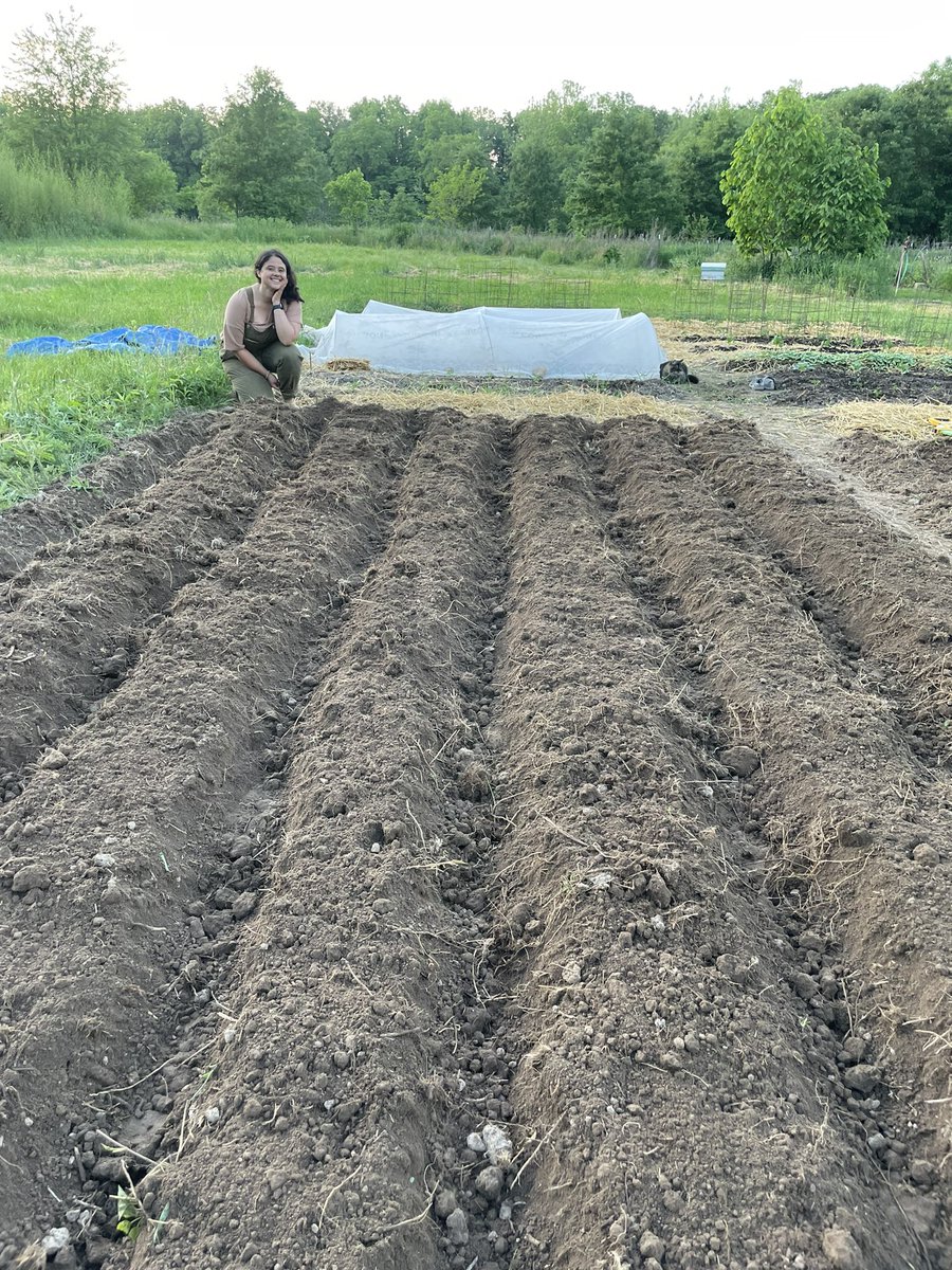 mars_rodri125's tweet photo. Extremely intense past couple of days. I planted corn on Wednesday. We had the Get the Dirt Conference on Thursday and Friday, a farm tour on Saturday and the Green Expo on Sunday. 🌱 https://t.co/Qtv7Rw4iU4