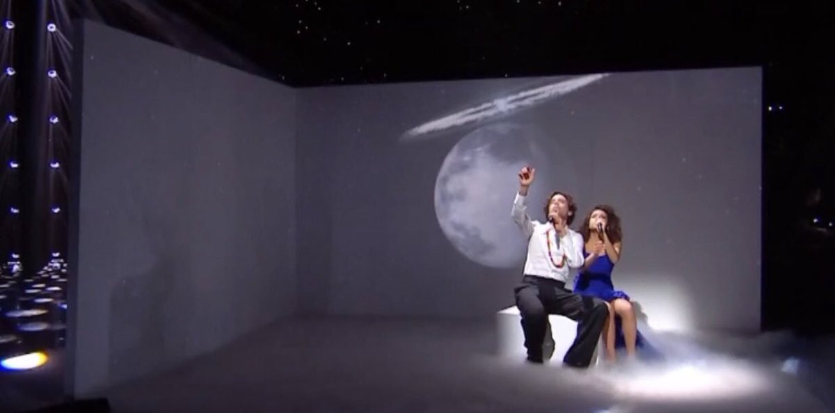 Encore entrain de visionner cette incroyable finale d’il y a trois ans…❤️
<a href="/TheVoice_TF1/">The Voice ✌️</a> 
<a href="/mikasounds/">MIKA</a> 
<a href="/whitneymarinoff/">Wʜɪᴛɴᴇʏ</a>