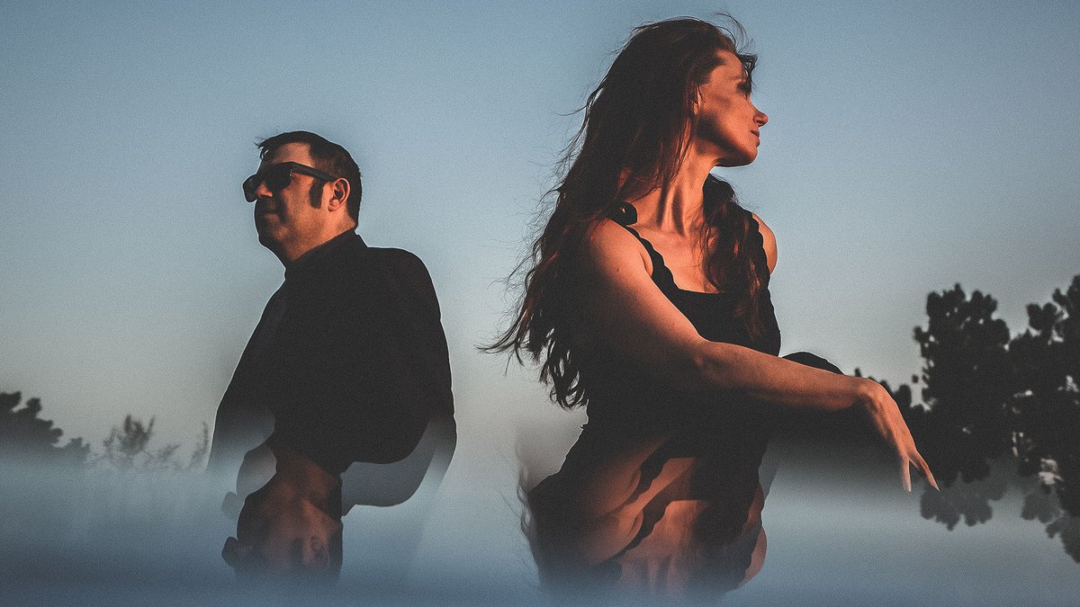 Debut single 'Journey to the Edge' from #Othered <a href="/OtheredOak/">Othered</a> (ft. Emily Palen of <a href="/KnightressM1/">KnightressM1</a>) is "a slice of anthemic goodness" per #DancingAboutArchitecture ~ tinyurl.com/y2vtb7zh

Find it on LP 'Othered Vol. 1', out now ~ otheredoak.bandcamp.com/album/othered-… #metal #doom #hardrock