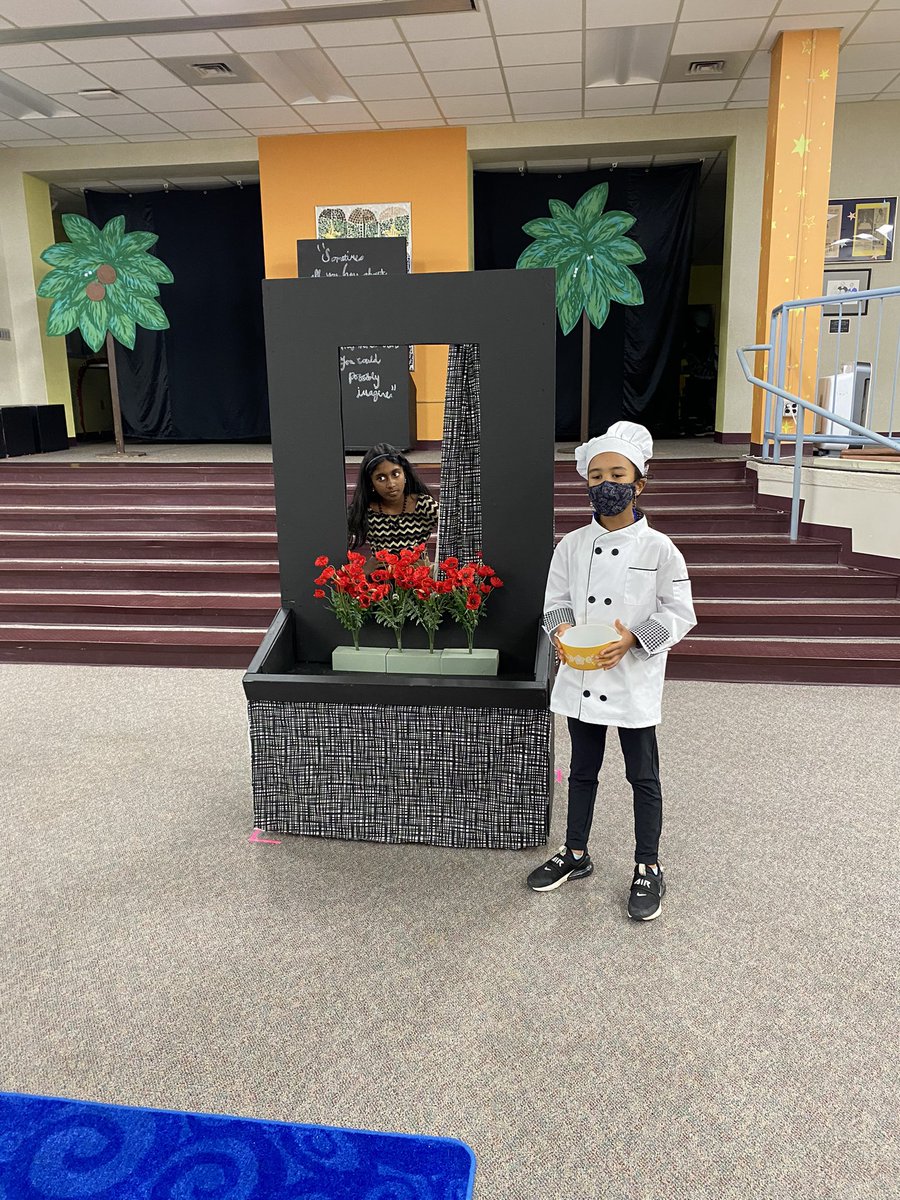 tymkinmama's tweet photo. Sneak peek of the 3rd grade play! Hunter ⭐️ you are in for a real treat! 🎭 @HunterPrincipal @HunterESDrama https://t.co/wnYDgop4SW