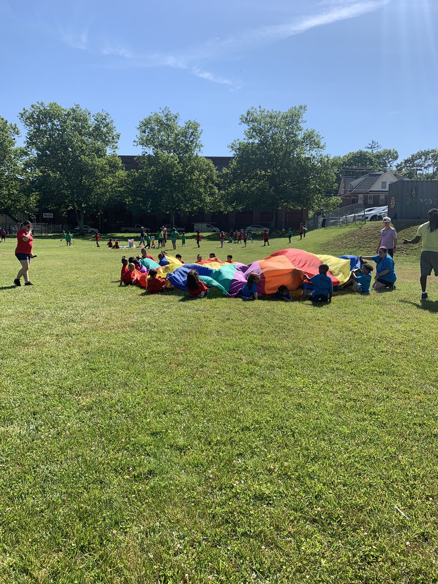 AmandaAmtmanis's tweet photo. Jaws #OceansofFun #FieldDay @MacdSchool @mps_HPE https://t.co/EvQsjDm9Lv