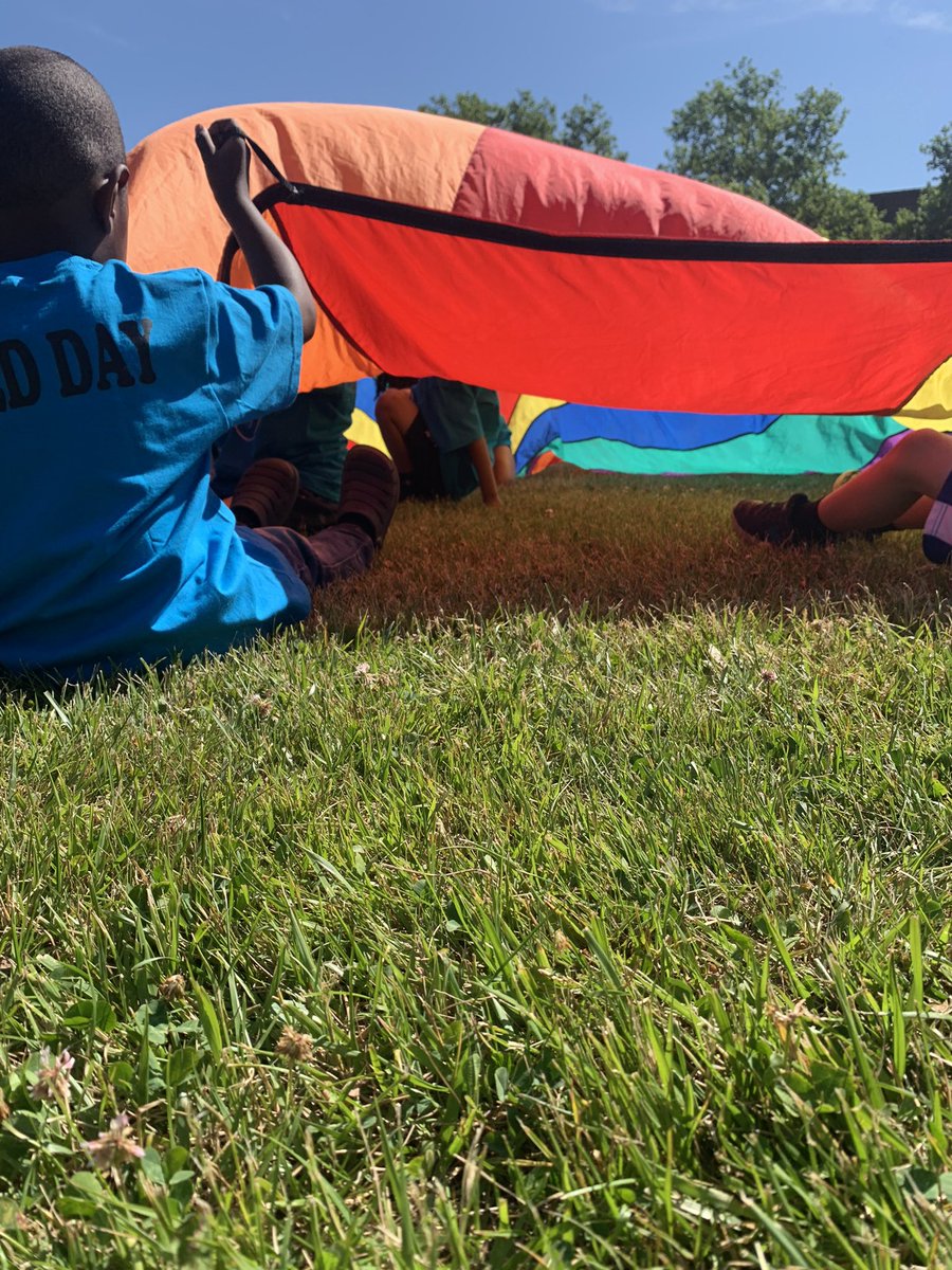 AmandaAmtmanis's tweet photo. Jaws #OceansofFun #FieldDay @MacdSchool @mps_HPE https://t.co/EvQsjDm9Lv