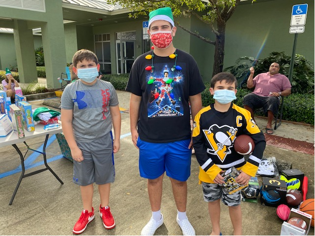 MCSDFlorida's tweet photo. 🎉CELEBRATING YOUTH LEADERSHIP🎉

Congratulations to Ridge Bradford, a Jensen Beach High School student, for winning the @MentorBig Big Teen of the Year!
Learn about his connection with his two Littles: https://t.co/6C5VKCtiqZ

#ALLINMartin👊 #PublicSchoolProud https://t.co/FtNvZg4cx6