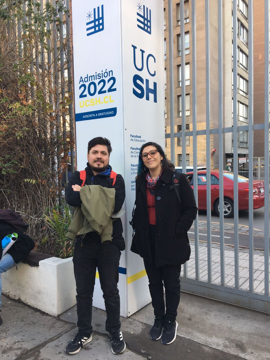 #HOY, Kristel Farías, integrante de nuestra Área Memorias, expuso sobre el trabajo que realizamos en #Londres38, en el curso "Crisis social, territorio y psicología social comunitaria" impartido por el docente René Serey, de la Escuela de Psicología de la <a href="/UCSH_oficial/">UCSH</a>. ❤️🖤✊