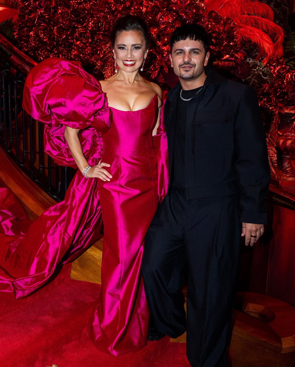💖 Opening Night Sydney 💖

👗<a href="/conilio/">Lucilu</a>.official should literally be designing for @themetgalaofficial love your work superstar ✨

❤️ <a href="/moulinmusicalau/">Moulin Rouge The Musical - Australia</a> 
🐘 <a href="/globalcreatures/">Global Creatures</a> 
💎 @fairfaxandroberts 
 💇🏻‍♀️ @blowbarco 
📸 <a href="/bensymonsphoto/">Ben Symons</a> 

#dress #satine #pink #designer