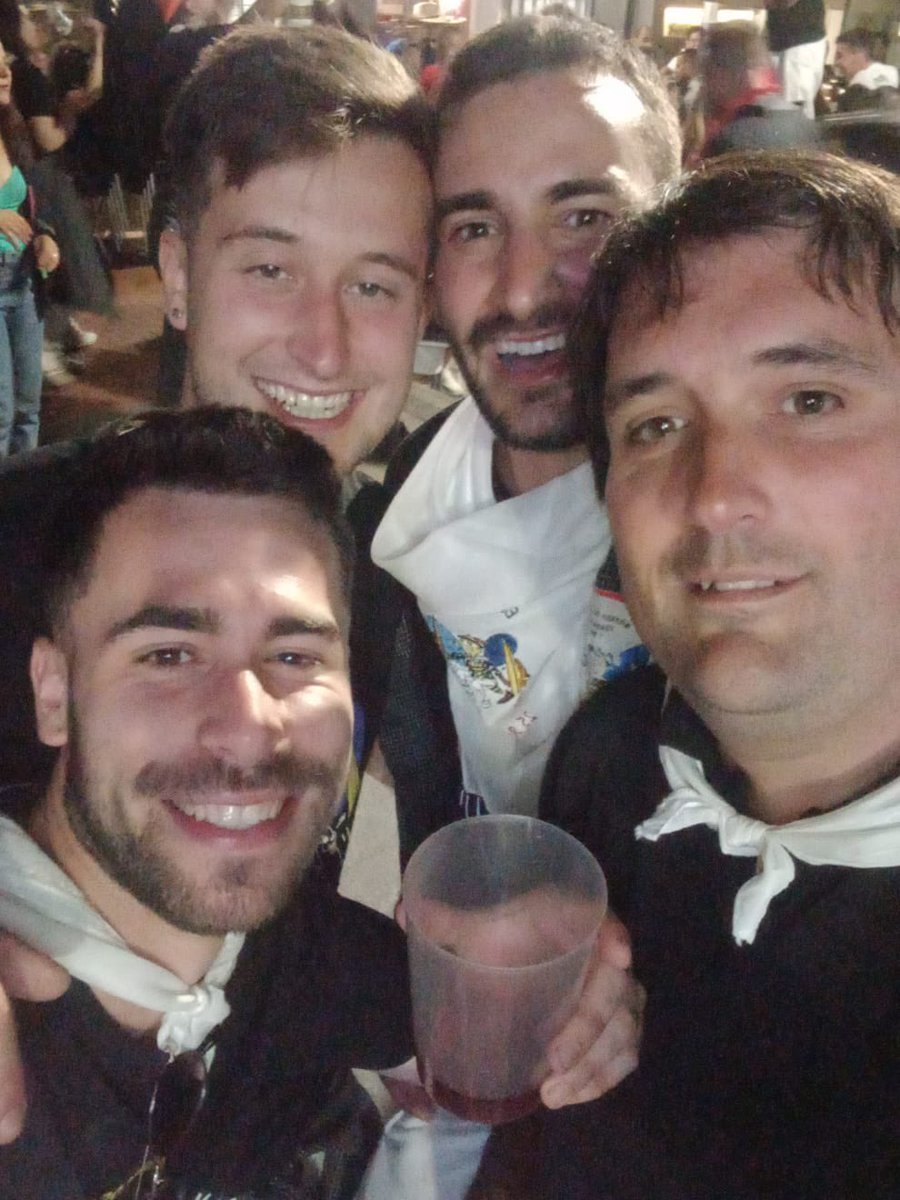 AlvaroDulanto's tweet photo. Gente que te da el fútbol, da gusto trabajar con gente así, no es solo fútbol como otros piensan  @pablobsm17 @adelolmo6 @CDCascoViejo https://t.co/Jmw4KOagki
