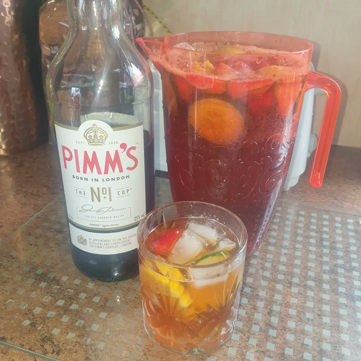 alied13's tweet photo. CARAVAN LIFE JUBILEE ❤💙❤

#platinumjubilee #caravanlife #pimms https://t.co/zddCOXCvdj