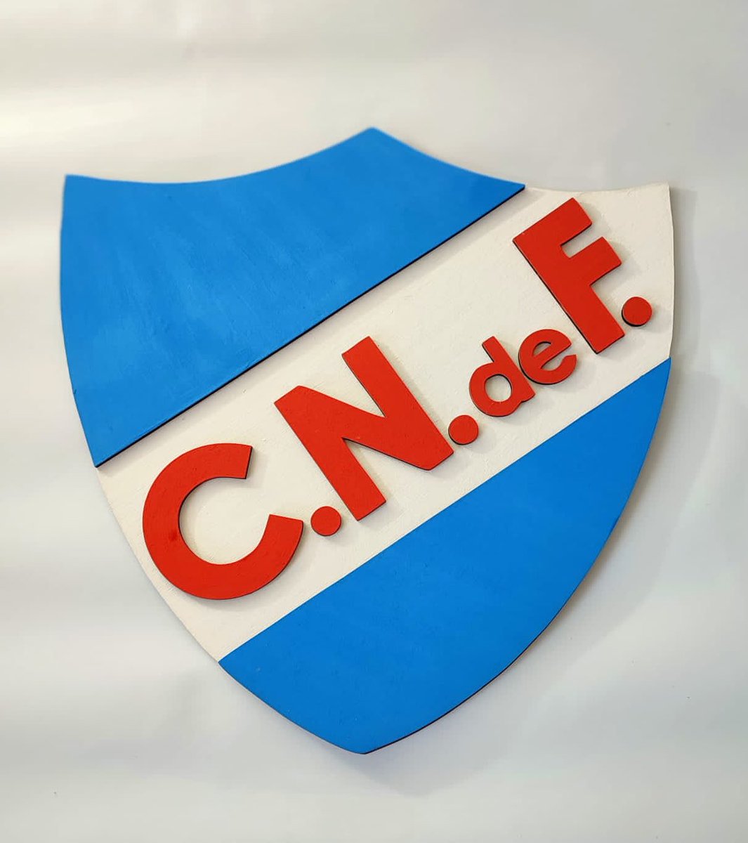 nnicomiranda's tweet photo. Buenas gente! Empece un nuevo emprendimiento y estoy haciendo el Escudo de Nacional en material MDF de 32x32cm 🇳🇱 ideal para un cuarto, living, barbacoa, regalar en un cumpleaños, para el día del padre, etc. Se agradece RT, vamos Nacional 💪🏻 https://t.co/m7nyANvJVp