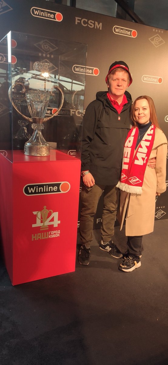 MIDRW's tweet image. Хорошо прокатились на теплоходе 👍🏆 #Winliner 

Но я ожидал большего.Вроде заявлено разделение по эпохам, а 20-30е по антуражу ничем не отличаются от 50х. И, при всем уважении, какое отношение хоккеист Якушев имеет к Спартаку 50х? В общем, хотелось бы большего погружения в эпохи