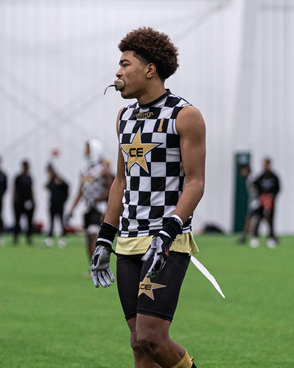 CE_Stars7v7's tweet photo. Future Teammates? 👀 @WMU_Football @tony23jr @moore_dillon
#CETakeOver https://t.co/t0PtKL36Ag