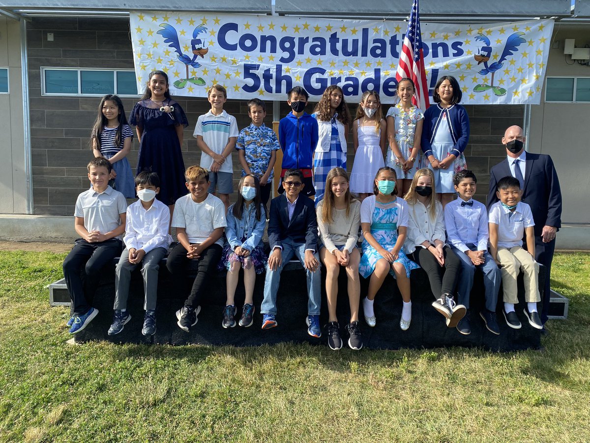 NoddinElem's tweet photo. It was an amazing 5th grade promotion @NoddinElem!  Thank you teachers for making this day so special!  Students, you rocked it and thank you families for your support! #noddinelem #usdlearns @Tabayoyon25 @EmmaPolden @RBearrows @prescottk12 https://t.co/ErAHKZAHXT