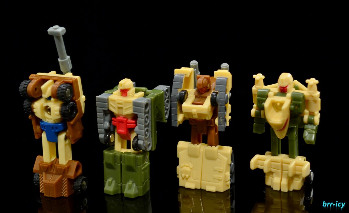 BTTEPOD's tweet image. We&apos;re also taking a look at some of the 1989 Micromasters this week, starting with the Battle Patrol! Known for being ruthless on the battlefield, this team consists of Big Shot, Flak, Sidetrack and Sunrunner. #Transformers #Micromasters #BattlePatrol