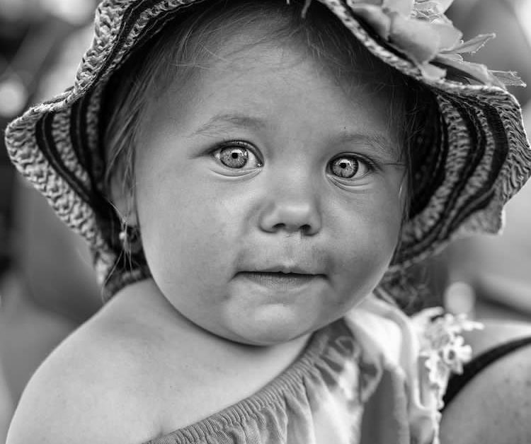 ViviFamily's tweet photo. « Dans le regard d’un enfant se trouve toute l’humanité. »   #littlebeauty by @nikosaliagas 🤍 https://t.co/Jv22MgS2AA #portrait #bnwphotography #babygirl #cutebaby #instaNikos https://t.co/vE1QRgXafz