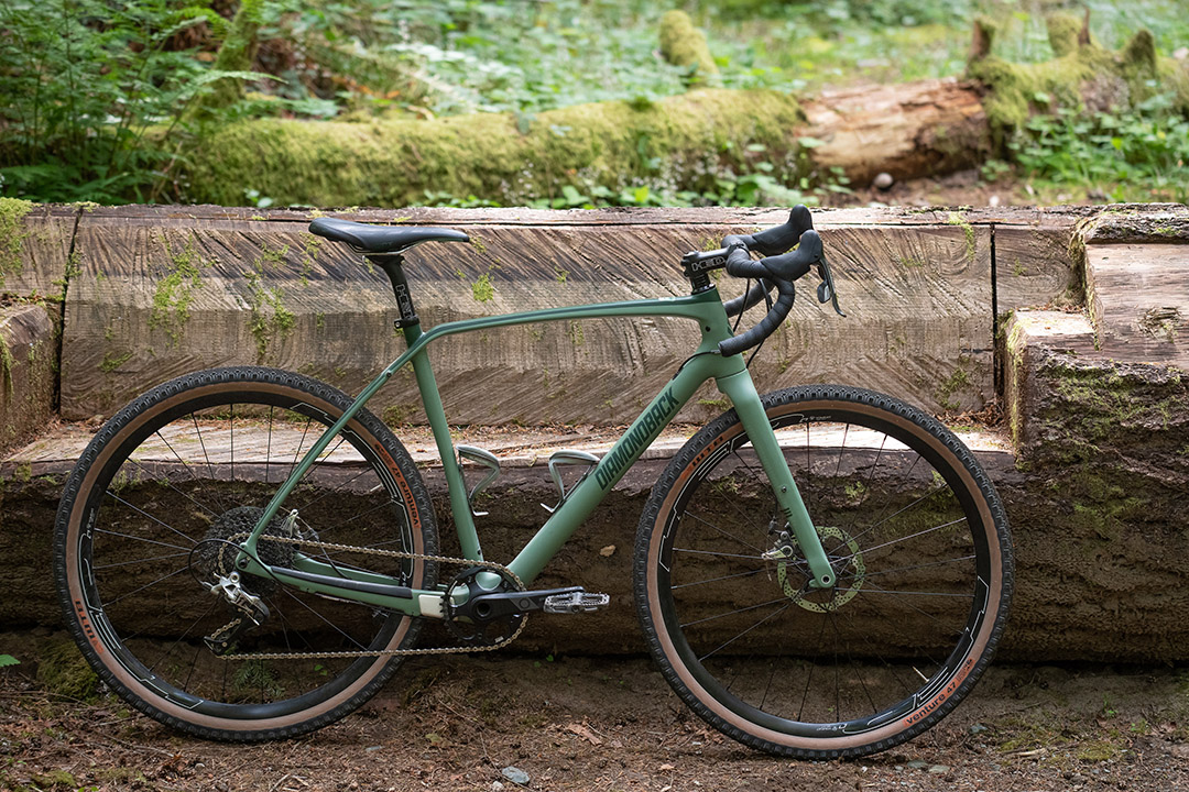 Diamondbackbike's tweet photo. The gravel bike for a mountain biker. Or a gravel rider. Or a bikepacker. The Haanjo 6C can do it all according to @singletracks. Read the full review
https://t.co/GsuPIHB50A
.
#gravel #review #haanjo #ridemore #trailbike #instock #nplus1 https://t.co/yPduHfrMmC
