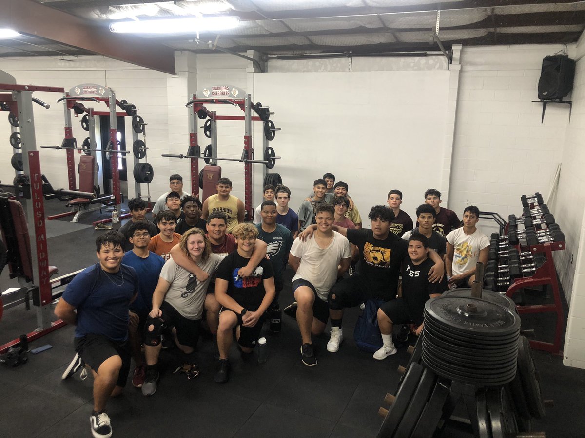 CoachHawks1's tweet photo. Great 1st day of SAC!!! We appreciate the Warriors and their hard work. Really excited for this group!! #EATTNT #TMPride https://t.co/TQ7rqLGJkE