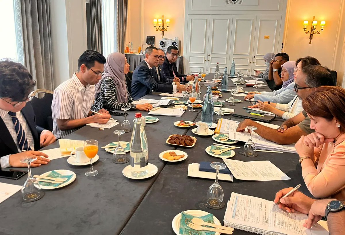 Nancy Shukri tweet media