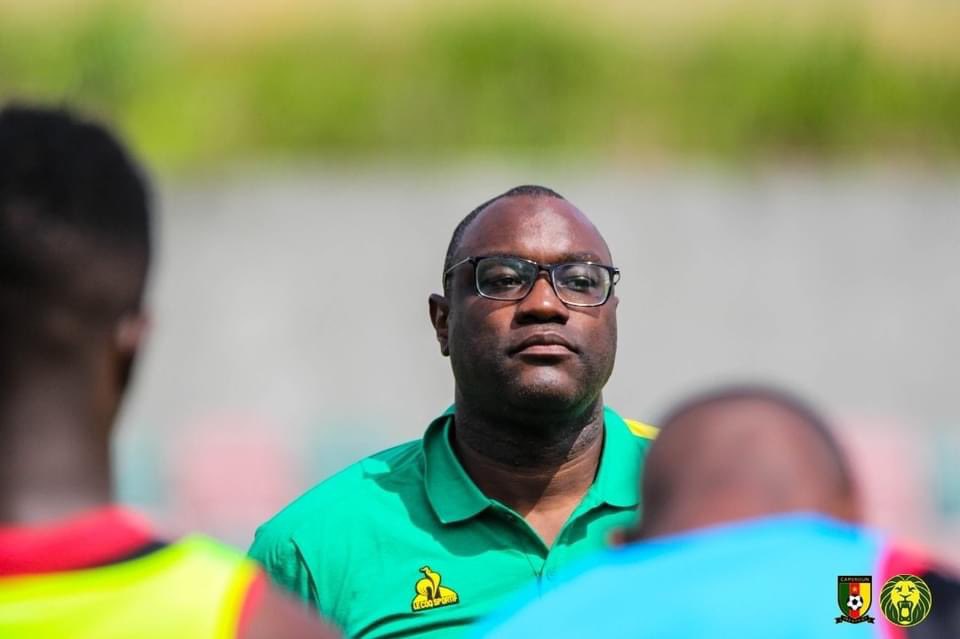 AllezLesLions's tweet photo. 🔴 Patrick Mboma était présent ce lundi matin à la séance d'entraînement des Lions Indomptables du Cameroun au complexe sportif de Japoma à Douala. Il sera du voyage en Tanzanie pour affronter le Burundi lors des éliminatoires de la CAN 2023. 🦁🇨🇲

@FecafootOfficie https://t.co/q1EPZ90uIl