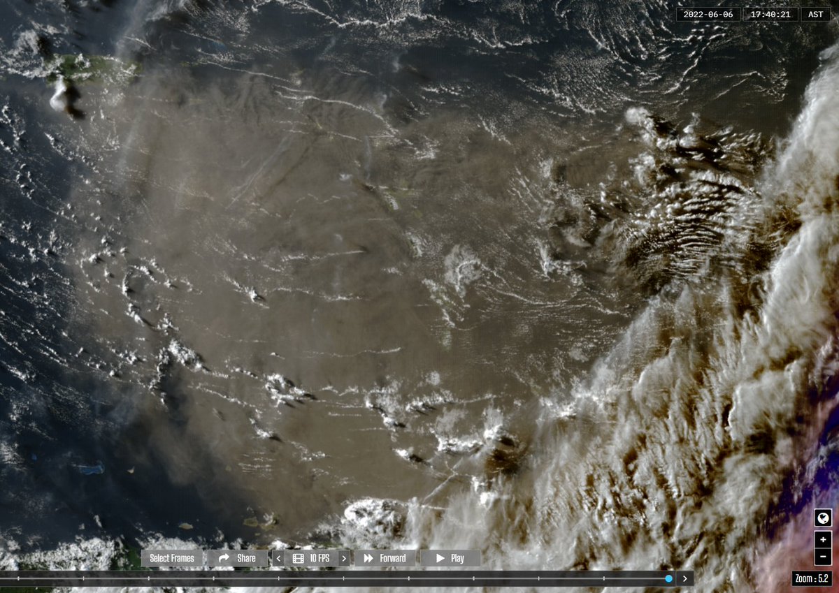 Meteouragans's tweet photo. C'est l'image du jour. Elle a été prise en très haute résolution par le satellite #GOES16 en cette fin d'après-midi à 17h40 (heure locale) pour être exacte. Je vous laisse deviner où peut bien se trouver les îles françaises de l'arc antillais sous cette épaisse #brumedesable. https://t.co/aAHIBbNnPO