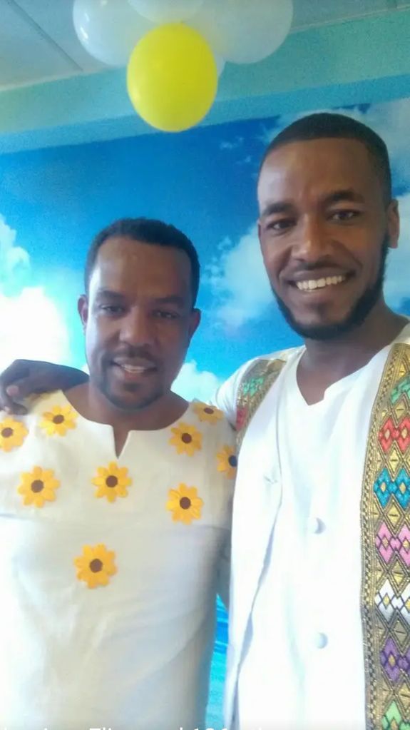 Eyob69970759's tweet photo. #NoToTheNewEthiopia
#NoToSecularism
'አላዋቂ ሳሚ...' አሉ ስርዓት ጠብቃችሁ ሞታችኋል እንደ ለመዳችሁት አዳራሽ ተከራይታችሁ ጨፍሩ ይሄ የእግዚአብሔር ፈቃድ፣ የቅዱስ ላሊበላ እምነት የተገለጠበት ቅዱስ ቦታ ነው😡ለአህዛብ የተከለከለ!!! https://t.co/QPQk87rKon