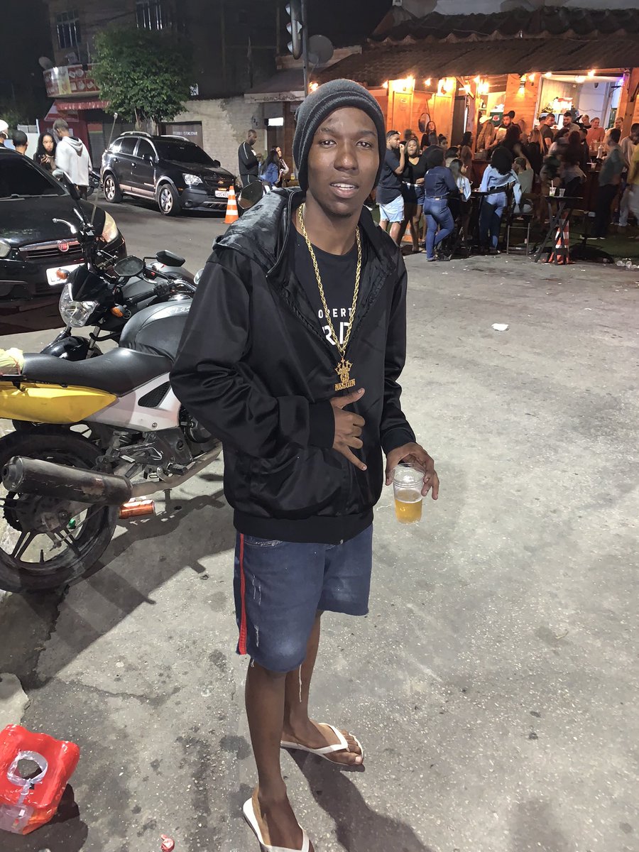Gb_neguin's tweet photo. Sabe a vida ? Eu tô vivendo🤧 https://t.co/3PrNp8jV7q