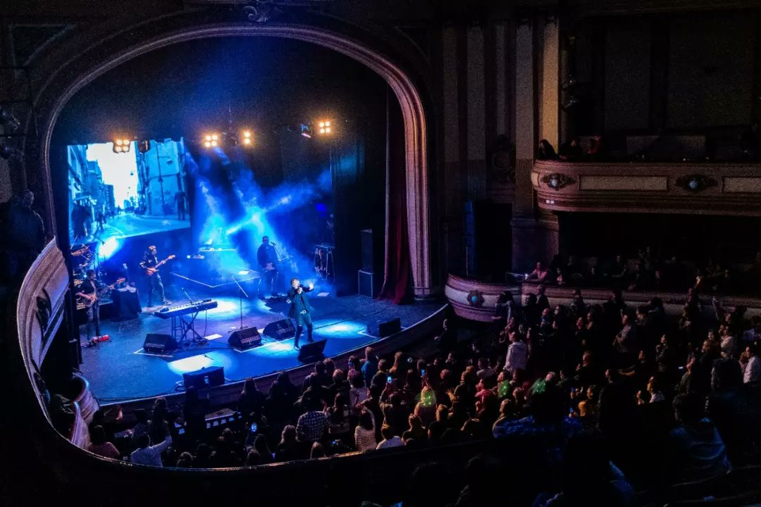 CharlieGiardin4's tweet photo. Una imagen del show junto a @miguelmateosok el pasado Sábado en Teatro Coliseo de Lomas de Zamora. https://t.co/zGOWvNq8ll