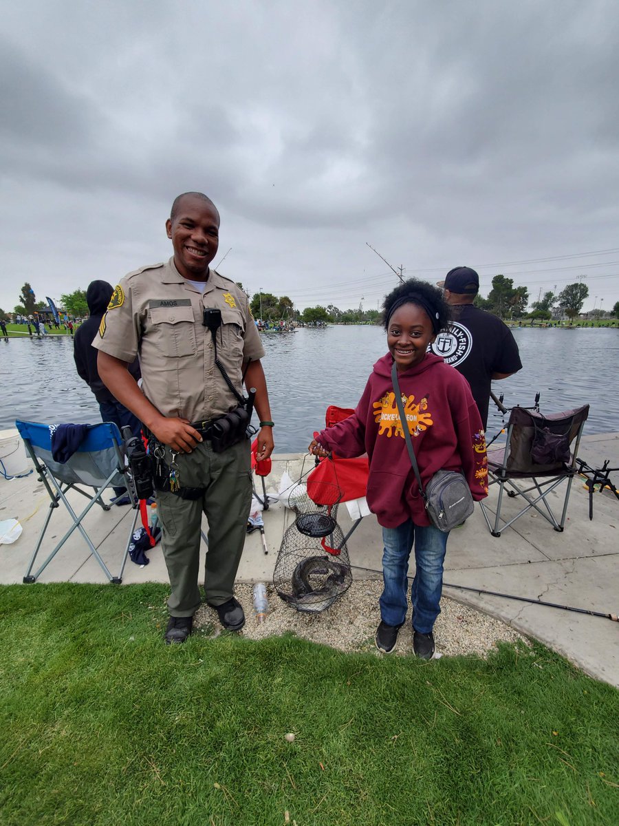 Parks Bureau Sergeant Amos and Deputy Jarquin responded to Don Knabe Park to support the annual “Fish ‘n Fun Kids Derby!