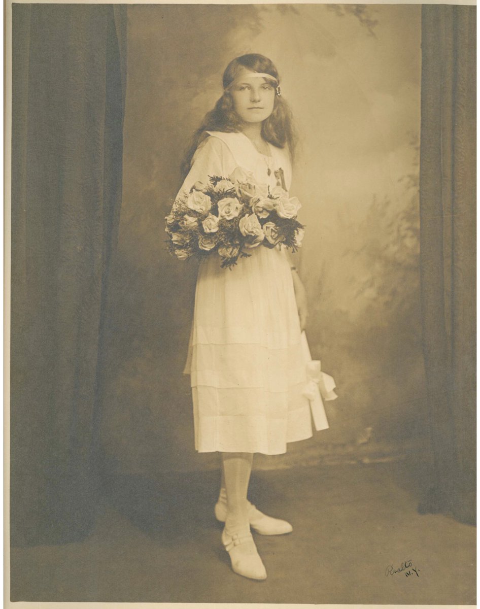 Okay folks, what do you think my chances are of identifying this woman? My family got her wedding picture when an extended family member moved (the previous owner died and their stuff was left behind). My family has had it for probably longer than I’ve been alive. #genealogy