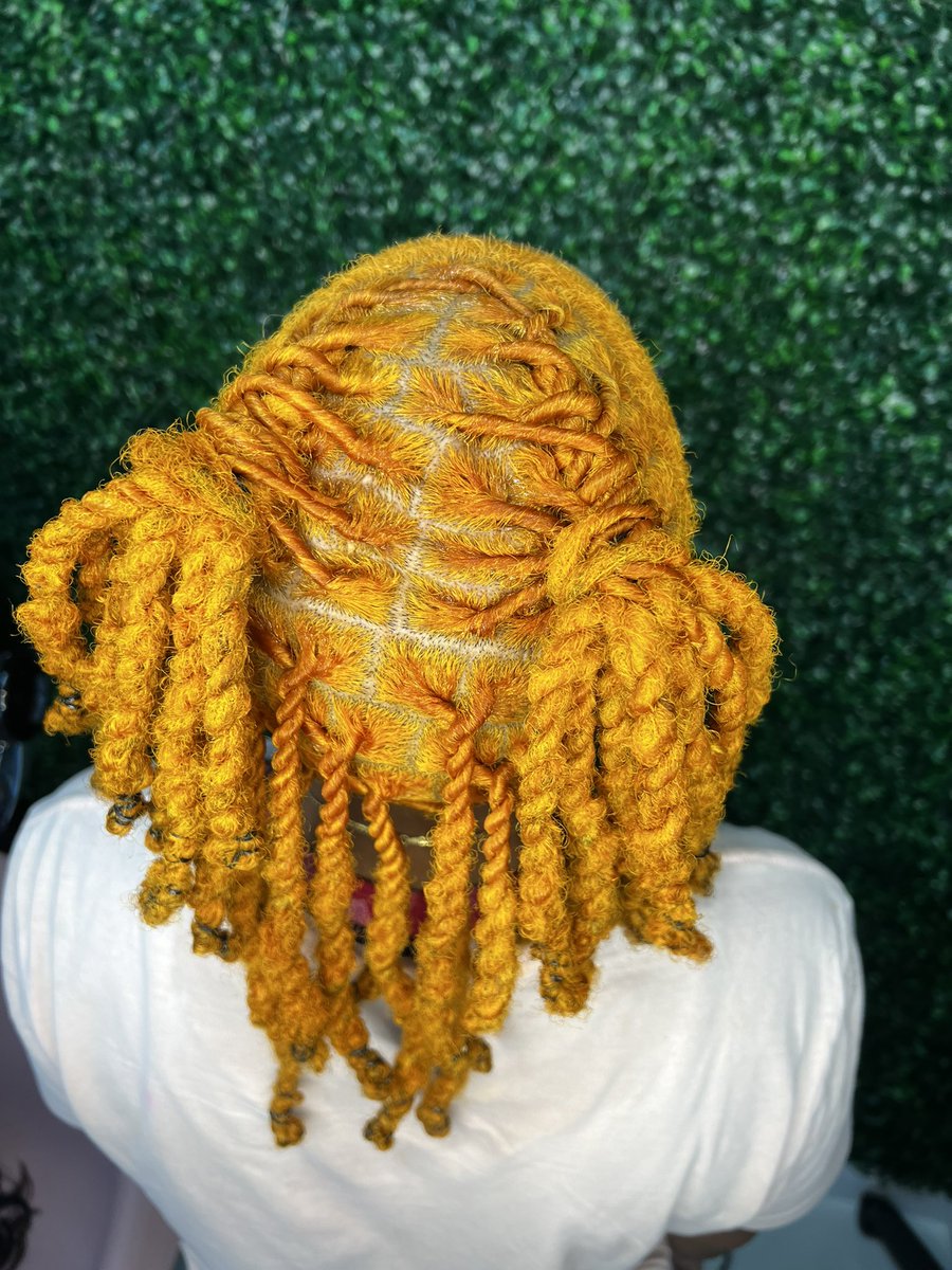 jazzthehustler_'s tweet image. This color and style was my favorite from last month! 

If you’re in Houston and need a loc stylist! Tap in with me 🖤🧡

Hair page: instagram.com/jazzgotmetwist… 

#houstonlocs #houstonretwist #houstonlocstylist