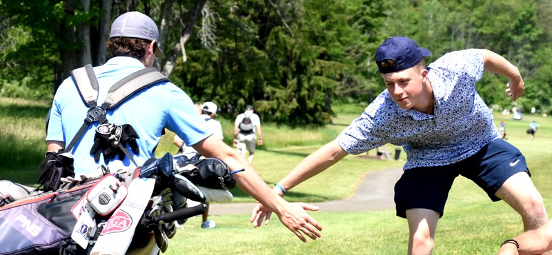 TierReport's tweet photo. NYSPHSAA BOYS' GOLF: A MAGICAL ENDING FOR PRINTUP AS HE WRAPS UP HIS CAREER WITH A TOP 30 FINISH AT STATES (24 PHOTOS). . . @HorseheadsAD @HhdsSchools @sports_raiders @HHSRaiderSports @theglenprez @Matt_Printup
https://t.co/dWcNKjS2SB https://t.co/3KwtRB48Qg