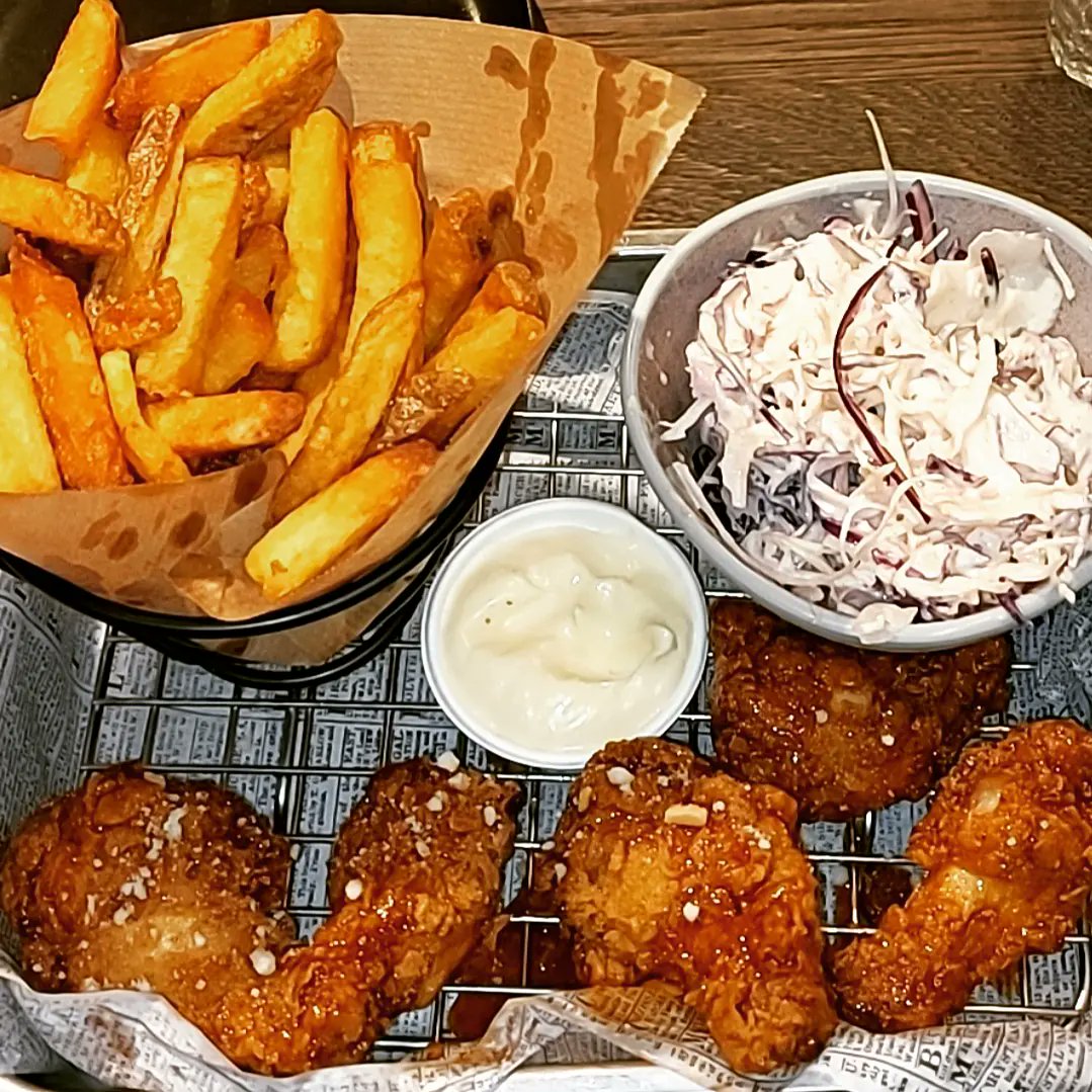 daiiszz's tweet image. Food is life #koreanfriedchicken #sojubar #Rotterdam