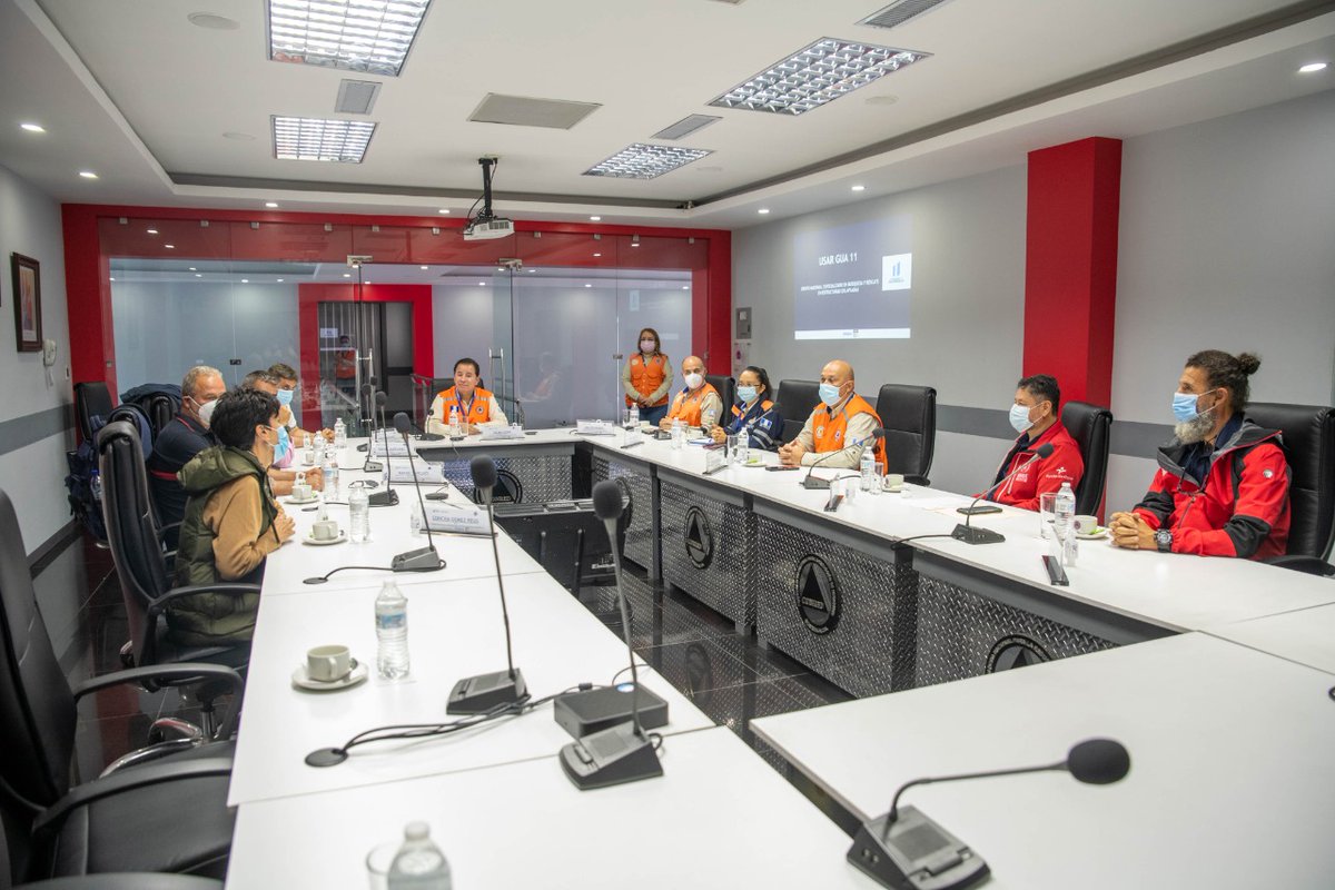 ConredGuatemala's tweet photo. Con el fin de intercambiar conocimientos sobre el trabajo que desarrolla el Sistema de Comando de Incidentes y el Equipo de Búsqueda y Rescate Urbano de Guatemala; además de fortalecer coordinación y esfuerzos enfocados en gestión integral de riesgo.
#BUSF #SomosCONRED https://t.co/cR9Oy9bqfM