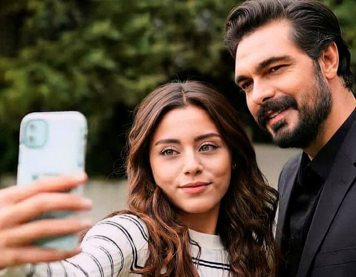 Inhabh's tweet photo. Pessoal!
Vamos combinar o seguinte? 
De hoje até o dia que precisar vamos postar na nossa TL, pelo menos uma vez ao dia, uma foto bem linda de SılHal/SehYam com a tag

#CancelEmanetSeason3

Bora? https://t.co/M3LaWvJwzk
