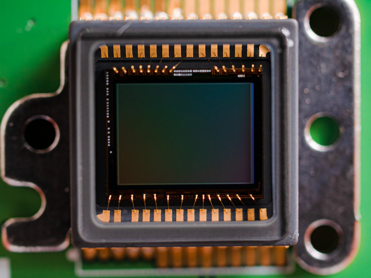 dengekigamer's tweet image. This is what 7 Million, tiny little, light sensitive dots look like.
Impresses my every time I see this.
#Camerasensor #camera #pixelart #Pixeldensity
#photooftheday