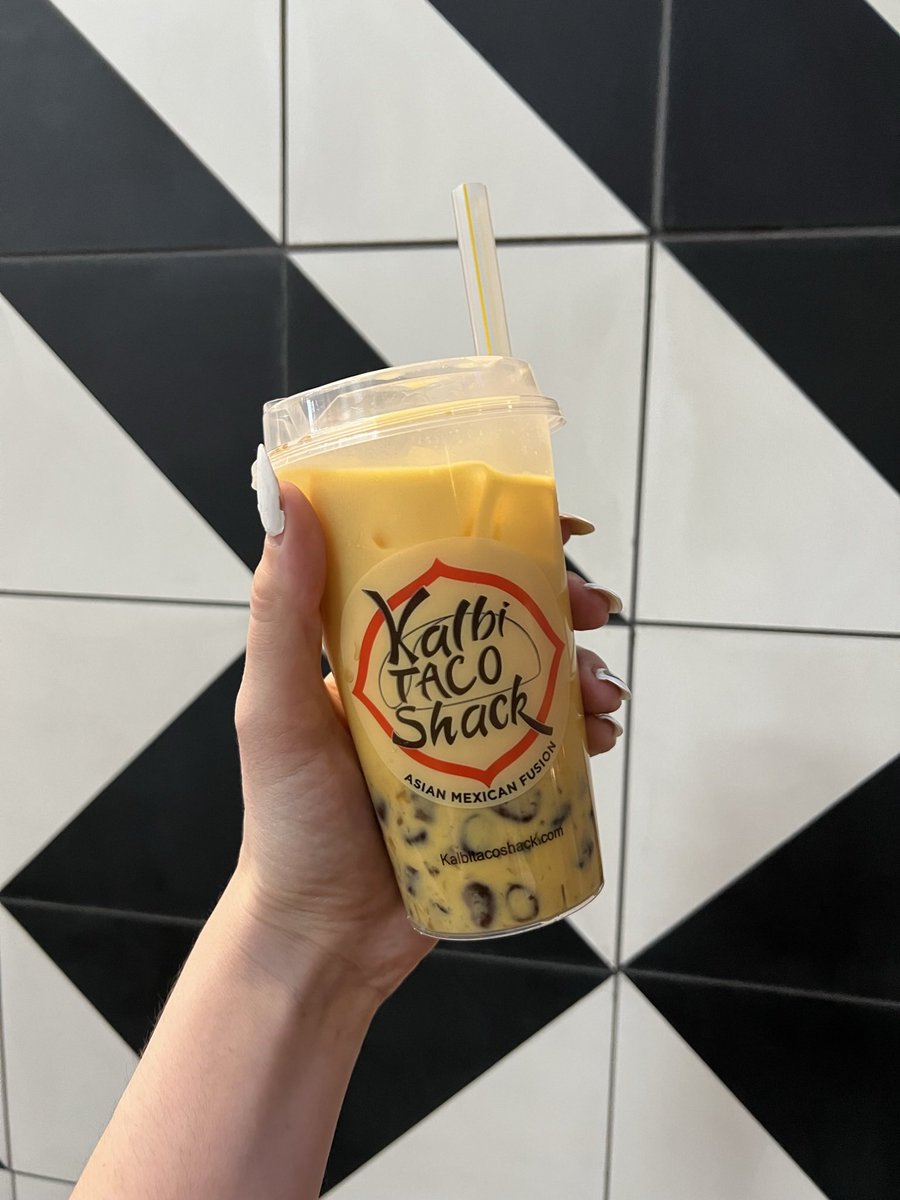 _heatherlindsy's tweet photo. The folks over at @Kalbitacoshack are so sweet they just brought me a bubble tea to @KitchenBarSTL 🥹 

Love our @cityfoundrystl community so much it really is 15 local micro restaurants &amp; we all look out for one another, if you missed the taco shack being on Cherokee come thru! https://t.co/Qzk26bLTvJ