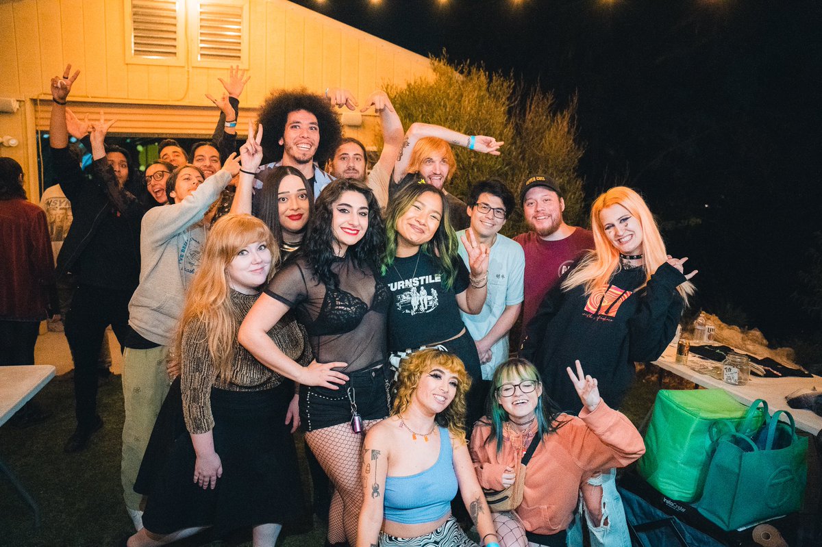 pennyboredband's tweet photo. truly iconic ✨

It was so cool to finally meet everyone and even cooler to play a show together!!

photos by @KyleBertrand4 https://t.co/wf2h7xwc1u