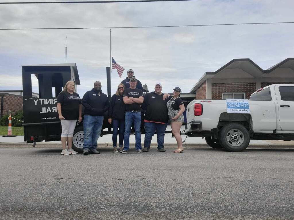 TrinityJobs's tweet photo. On Saturday, our team in Shell Rock, Iowa participated in the New Hartford Beaver Creek Days and Allison Days events!  We enjoyed spending time in our communities -- thank you to everyone who volunteered to make these events successful! 
#work4Trinity https://t.co/6ZOHLxCvy9